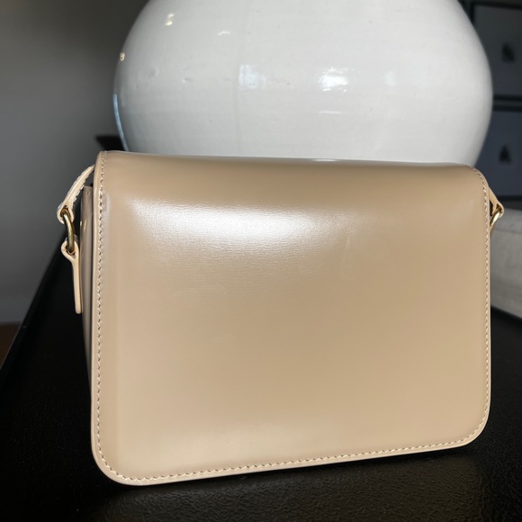 Brand New with Tags Celine Shiny Calfskin Medium Triomphe in Beige. - Picture 2 of 7